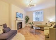 St Marg’s Hideaway; Grade II listed luxury apartment in the heart of Cheltenham - gateway to the Cotswolds! Sleeps 4 - outdoor seating and free private parking!