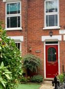 Smart & Comfortable 3-bedroom Victorian house