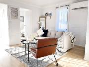 The Shoreline - Absolute Beachfront 2BR Batehaven