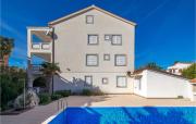 Beautiful Apartment In Novalja With Outdoor Swimming Pool, 2 Bedrooms And Wifi
