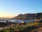 Adorable 2 Bedroom Cottage with spacious veranda