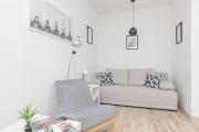 Metro Kabaty Lovely Studio Apartment by Renters