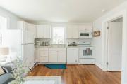 Cozy Farmhouse Apartment in Bristol 2 bed 1 bath
