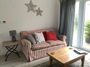 Seaglass Cottage, 5 mins from beach, hot tub on request