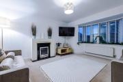Luxurious Cosy 4BR Home Cheshire Luxurious Cosy 4BR Home Cheshire