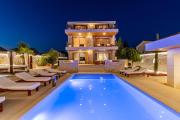 Villa Nena with heated pool, jacuzzi and sauna Villa Nena with heated pool, jacuzzi and sauna
