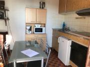 Villa 2 Pièces Climatisée avec Terrasse, Face à la Mer, Parking Privé, Proche Commerces et Plage - FR-1-81-343