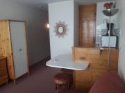 Studio 4 pers avec balcon sur les pistes, parking gratuit, casier à skis et kitchenette aménagée - FR-1-602-32