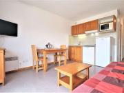 Studio cabine 2 pers, sud, balcon, à 100m télésiège, ski locker - FR-1-525-196