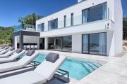 Villa Ultima with sea view, private pool, jacuzzi, gym and sauna