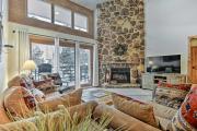 All-Season Resort Condo 5 Mi to Dillon Reservoir