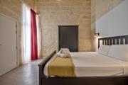 Old Lodge Apartment 3 by Vallettastay