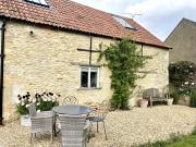 Beautiful self-contained Cotswolds Barn