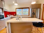 Stunning Hobart 3-bed home- close to shopping centers