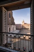 Urbanicooh Asinelli - Balcony on Piazza Maggiore