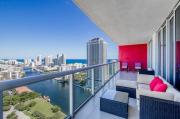 Stunning Penthouse Suite Waterfront 2BD 2BA