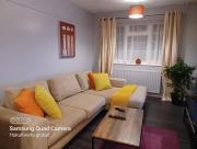 Poynters House - Huku Kwetu Luton & Dunstable - Spacious 2 Bedroom House-Private garden and parking