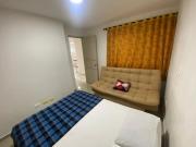 Apto a pasos del lago