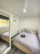 Elcot Close Private Room in a 4 Bed Shared House