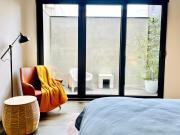 Your home on Glover St Sth Melbourne (With Parking)