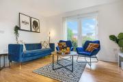 Stylish Apartment with Balcony, Free Parking, Fast Wifi and Smart TV with Sky and Netflix by Yoko Property Stylish Apartment with Balcony, Free Parking, Fast Wifi and Smart TV with Sky and Netflix by Yoko Property