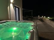 LEscale du Roy - Détente & Jacuzzi by Vyvea