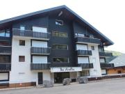 Appartement cosy avec balcon et parking, proche piste - FR-1-692-36