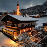 Dorfcafe Unken Hotelpension sWirtshaus im Dorf