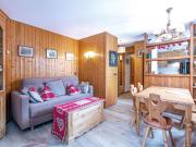 Appartement Chaleureux avec Parking et Accès Facile aux Pistes à Val-dIsère - FR-1-694-233