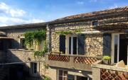 Maison charmante à Orgnac-lAven avec piscine partagée.