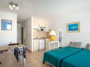 Studio 23 personnes près plage, climatisé, balcon, parking, WiFi, petit-déjeuner, Saint-Raphaël - FR-1-466A-37