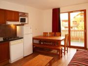 Grand appartement pour 8 avec piscine intérieure chauffée, jacuzzi et grande terrasse exposée sud - FR-1-322-378