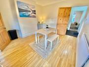 EasyRest House 2 Grantham - 6 Beds & Free Parking - Easy Location - Access to A1, Town Centre & Shops