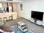 Light & Lovely in Canberras CBD - 1BR Apt wCarsp