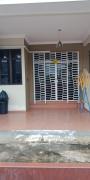 Top Tanah Merah