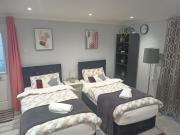 Stylish 2-sleep Studio in Newport Centre Free WiFi & On-site Parking