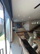 A beautiful modernize 4 bedrooms stand alone house