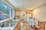 Port Angeles Retreat - 1 Mi to Downtown!