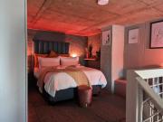 The Artful Cityscape Loft - Serenity In The City