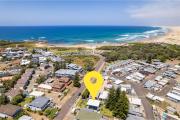 Five Pines Beach House at Birubi 20 Robinson St pet friendly aircon and WiFi