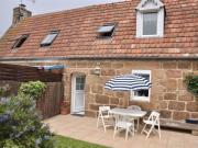 Maison bretonne à 200m de la plage Saint-Guirec, Ploumanach, 2 chambres, jardin fermé - FR-1-368-124