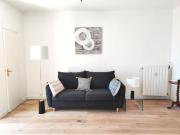 Top floor nest, balcony close to sea and old-town Bail Mobilité