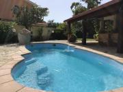 Apartment in Villa, Beach 3 minutes walk, spiaggia 3 minuti a piedi