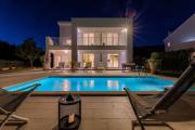 Villa White Pebble I