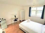 Stepney Green Comfy Double bed rooms 14