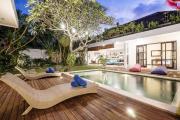 Villa Art Gecko, 2BR private haven in Heart of Batu Belig, Seminyak