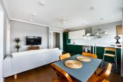 Solec Colourful Vistula Apartment