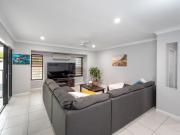 Kewarra Beach King Bed 4BR House, Pool, BBQ, Dog Friendly