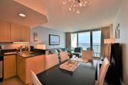 Luxury 2 bedroom 2 bathroom Ocean Front Condo on the 12th floor for 8