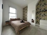 Sunnyside Aparthotel Safari suite, Free Parking, 10Min Walk To Blackpool tower